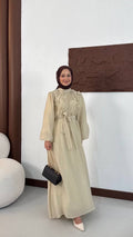 Robe Longue Romantique Chic – Beige / Champagne