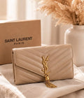 Saint Laurent CASSANDRE MATELASSÉ Large Flap Wallet en Beige