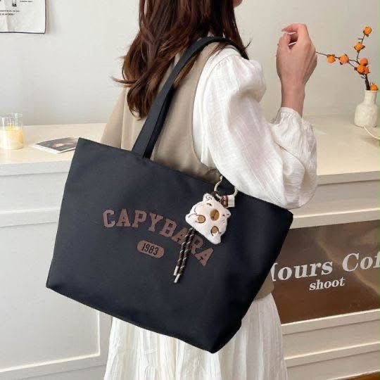 Capybara Canvas Bag Noir – Sac en Toile Tendance & Original