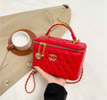Sac Vanity Chanel – Cuir Matelassé Rouge & Métal Doré