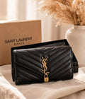 Saint Laurent CASSANDRE MATELASSÉ Large Flap Wallet en Noir
