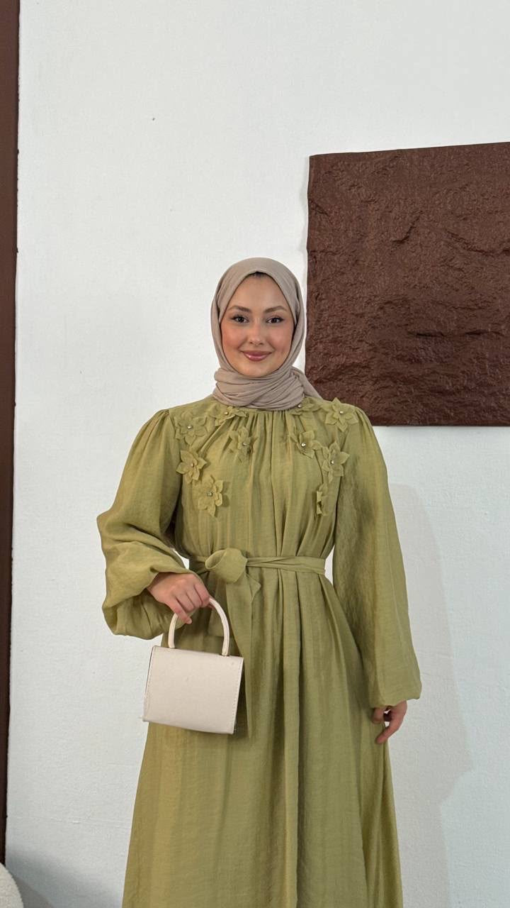 Robe Longue Romantique Chic – Vert Olive