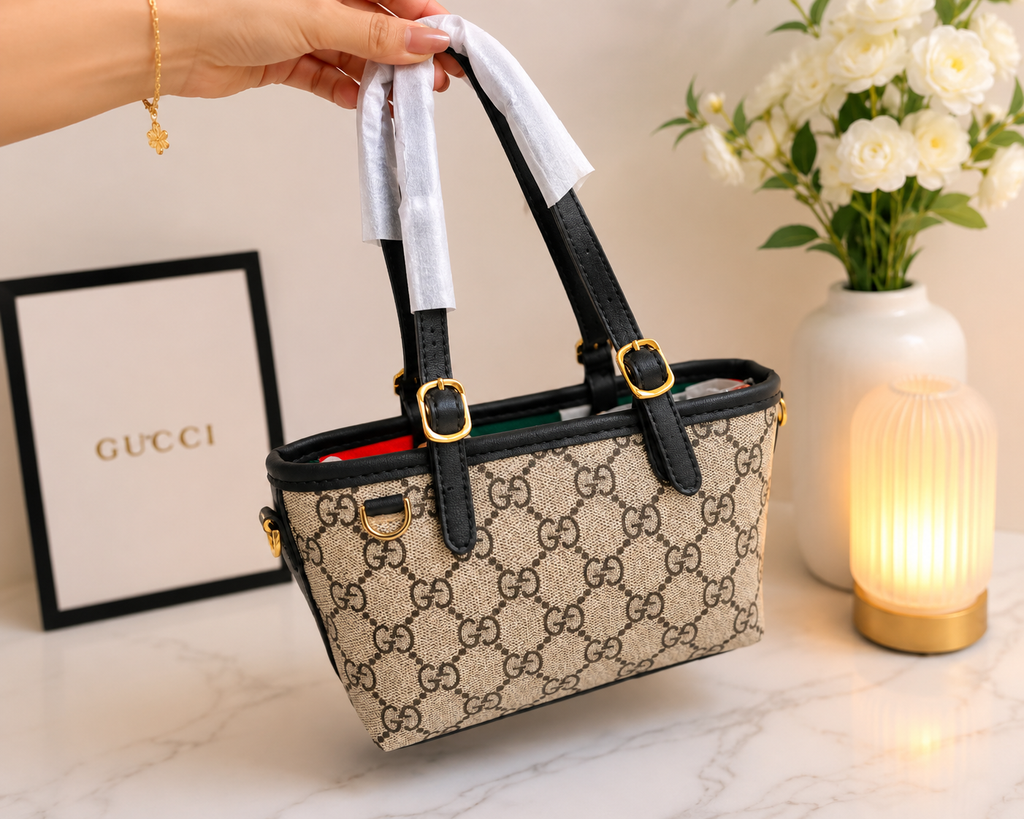 Gucci GG Canvas Leather-Trimmed Tote Bag – Sac Cabas en Toile GG et Cuir