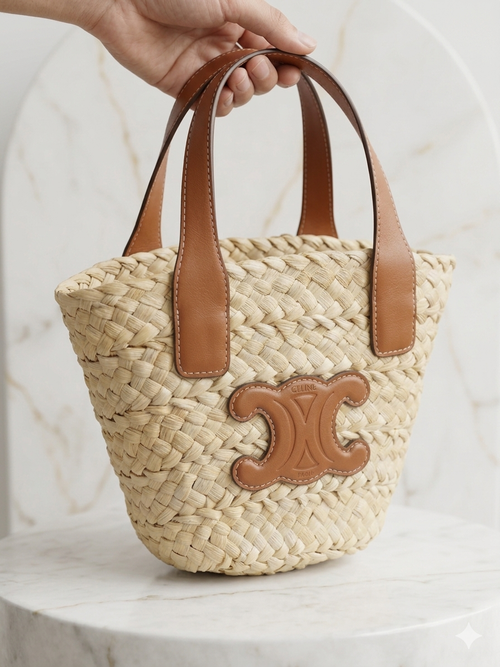 CELINE Mini Triomphe Tote Bag “Natur” – Sac Tote Élégant & Raffiné