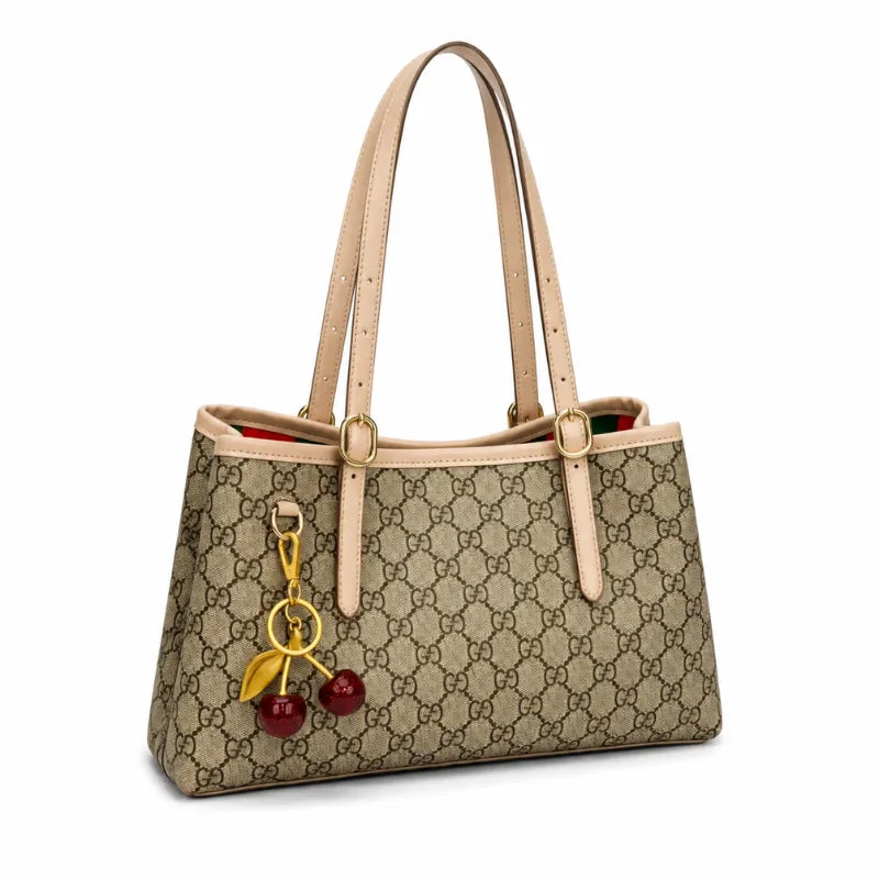 Gucci GG Emblem Small Tote Bag – Sac à Main de Luxe