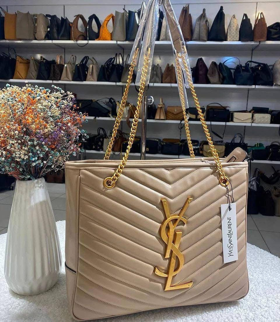 Saint Laurent Cassandra Matelassé Tote Nude – Sac Luxe Élégant