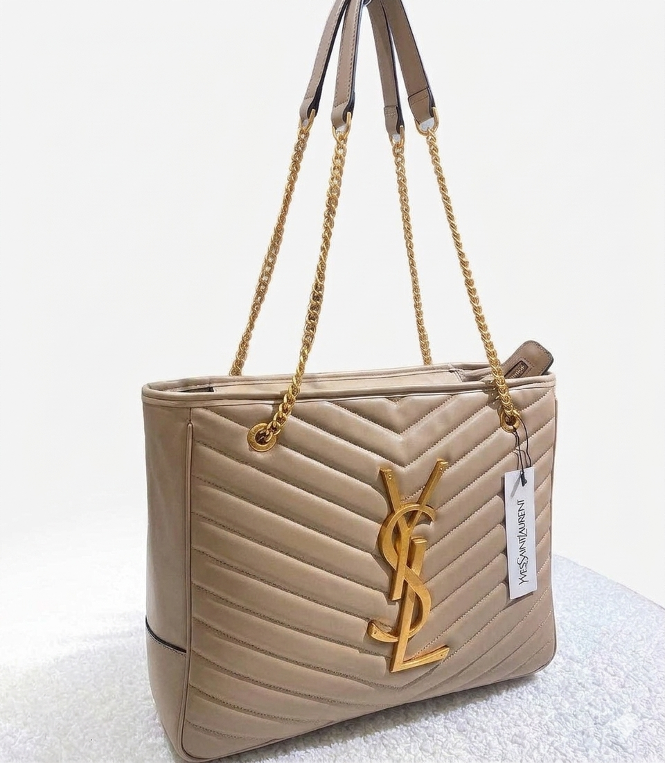 Saint Laurent Cassandra Matelassé Tote Nude – Sac Luxe Élégant