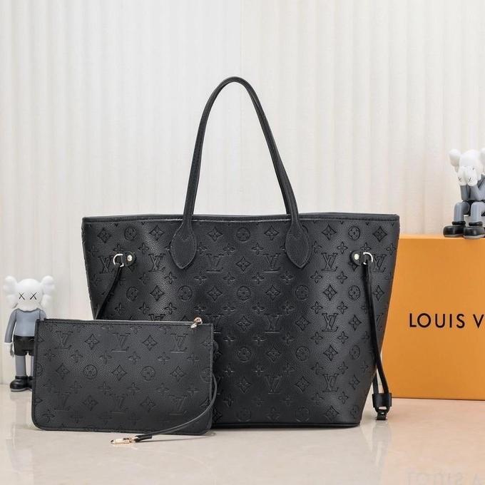 LOUIS VUITTONNeverfull MM Monogram Canvas Black